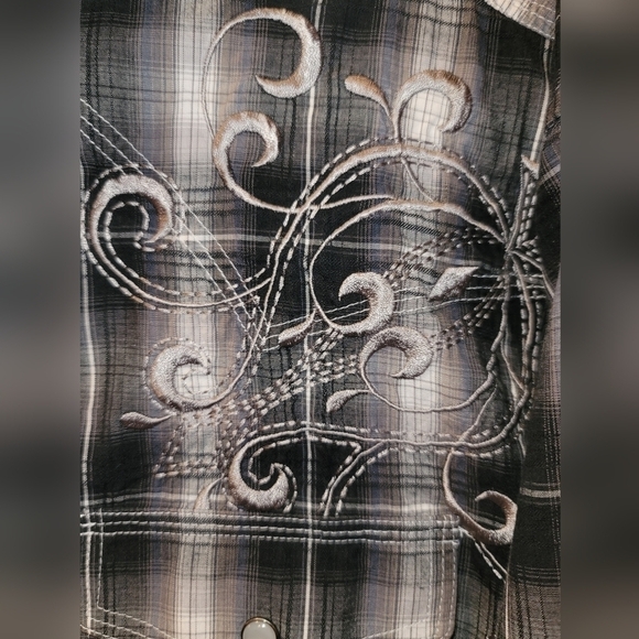 Brooks & Dunn Long Sleeve Western Shirt - Picture 4 of 10